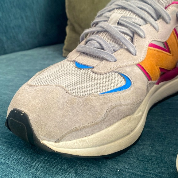 New Balance FIGS 5740 Size 11 Shoes - Picture 5 of 11